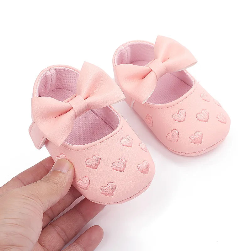 PU Leather Bowknot Baby Girls Shoes Cute Moccasins Heart Soft Sole Flat Shoes First Walkers Toddler Princess Footwear Crib Shoes